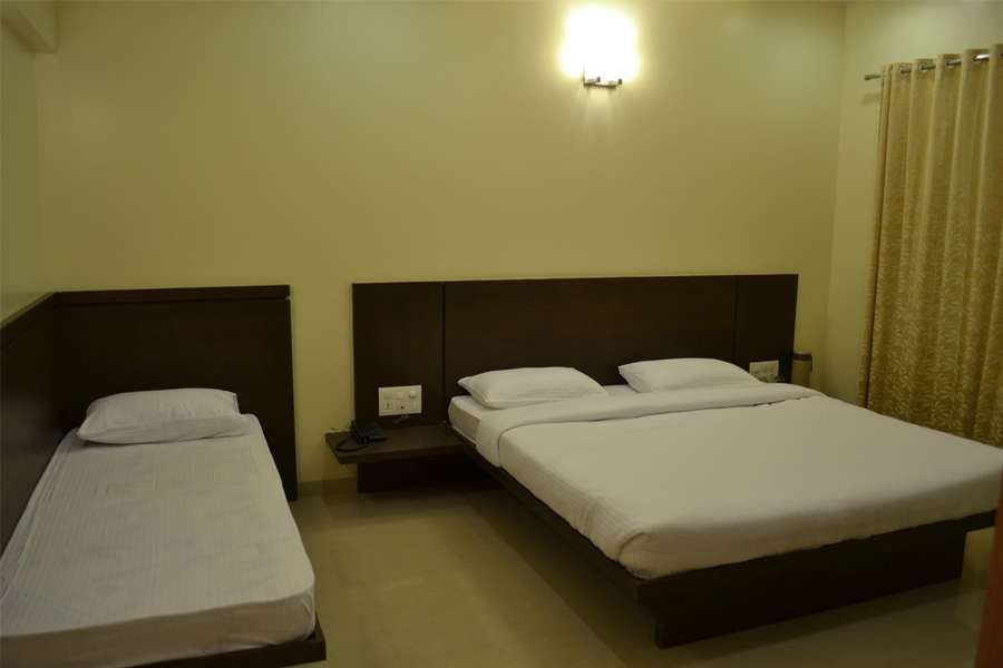 Hotel Sai Smaran Shirdi Buitenkant foto
